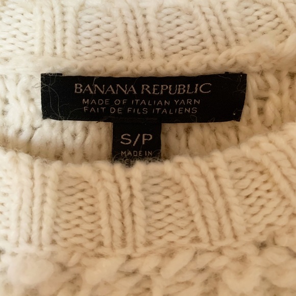 Cream Banana Republic Sweater - Picture 3 of 3